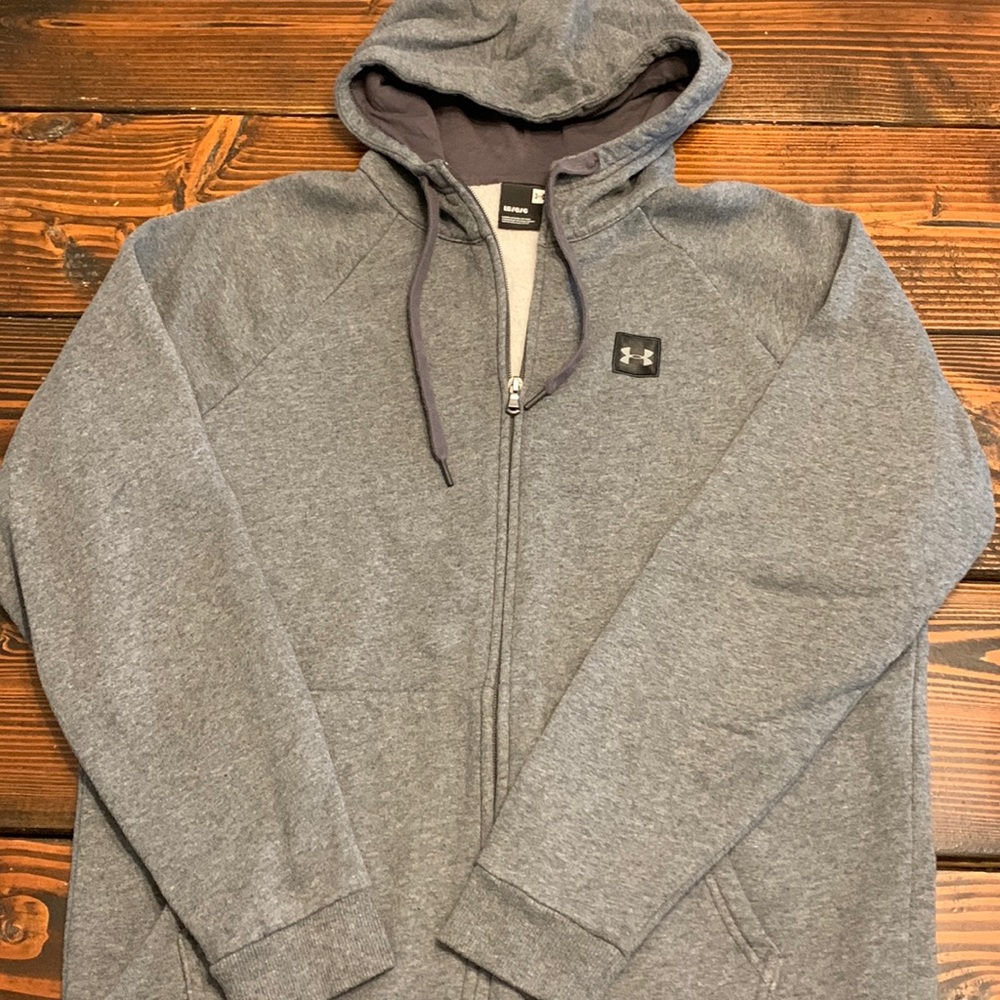 Mens Under Armour zip up hoodie. EUC